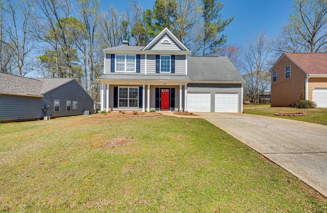 10 Mi to Six Flags: Austell Home w/ Expansive Yard