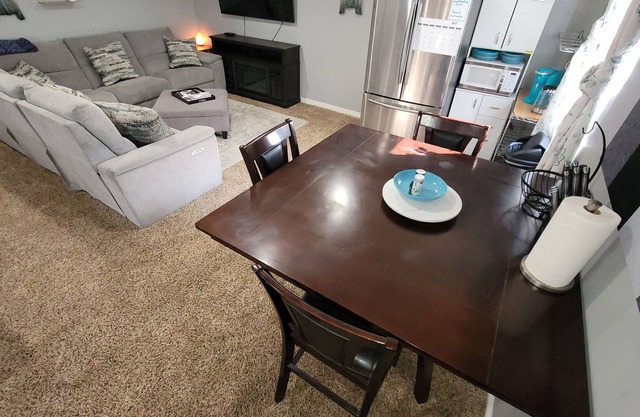 10 min from Airport & DT | Spacious rooms | Private Entry
