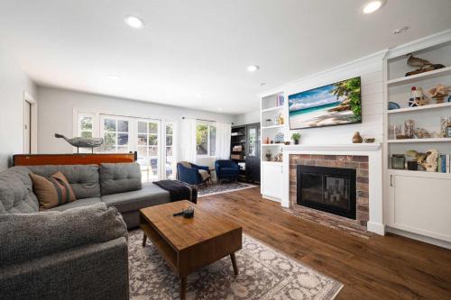 10 min to Beach Central Villa