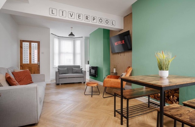 Terraced Home | Open Plan Layout | Free Parking