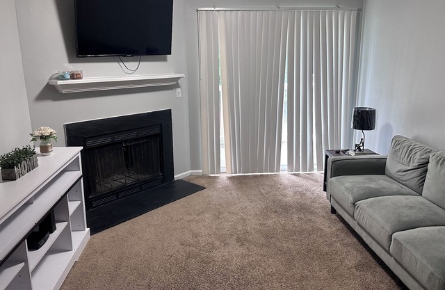 10 Minutes from downtown Greensboro NC! Little Cozy Getaway!