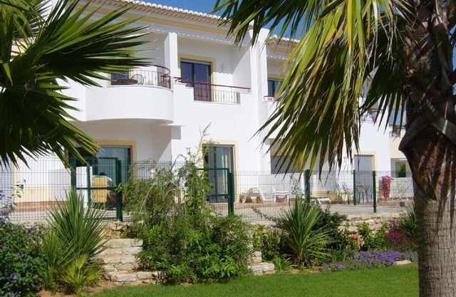 EG, Südapartment, Meerblick, Pool, leichter Zugang zu Strand, Yachthafen, Stadt