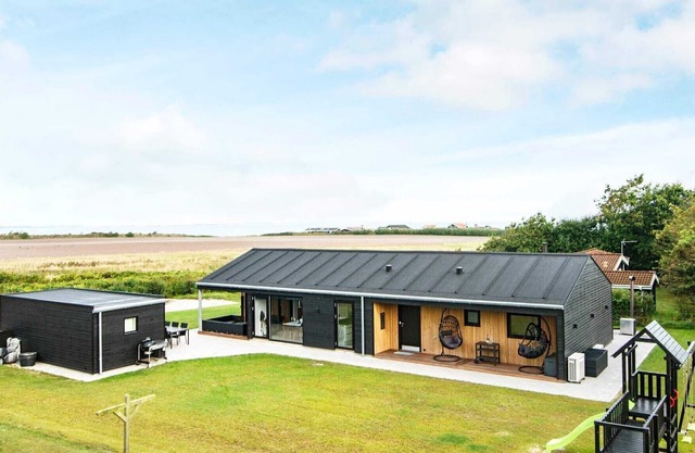 10 person holiday home in Vinderup