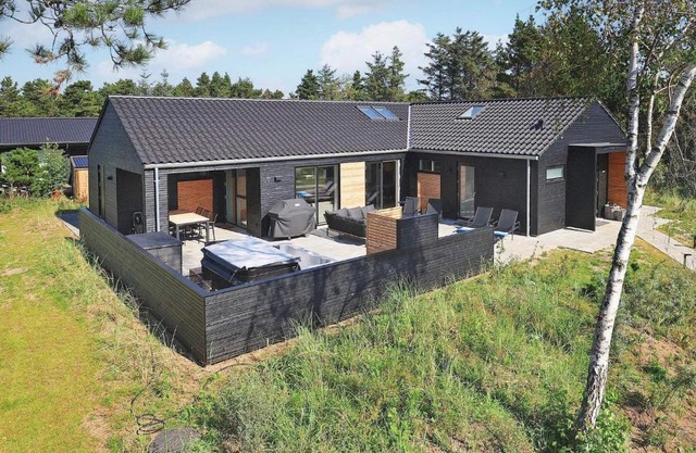 10 person holiday home in Blåvand