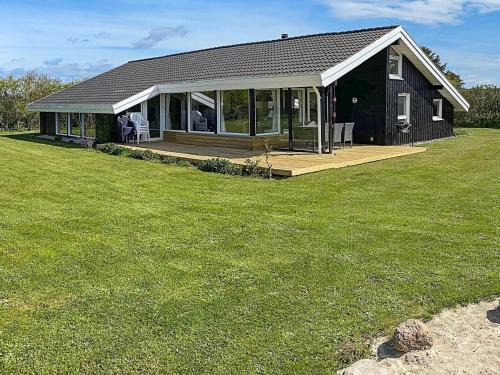 10 person holiday home in Hjørring-By Traum