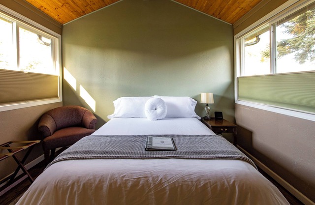 #10 Sunrise Peak Trail Suite 18+ Private Bath