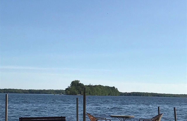 100 ft lakefront cottage