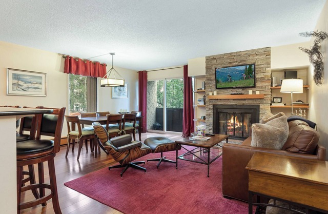 5-Sterne-2BD / 2BA Condo Schritte von der Eagle Bahn Gondel und Lionshead Skischule