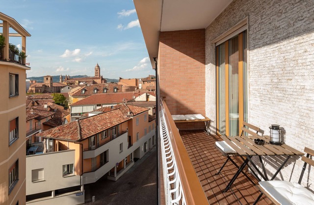 100 Towers Deluxe Apartment