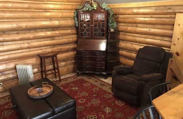100 Year Old Cabin Sleeps 6 in Paradise Valley, MT