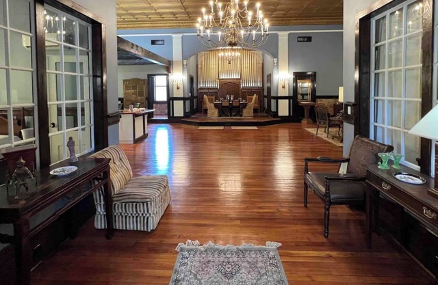 100-Year-Old HISTORIC DOWNTOWN Building Spacious, Elegant, Comfy, Pet Friendly