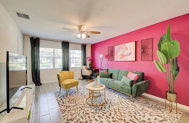1002 - Charming 2-bedroom villa in delightful Fort Pierce With AC and WIFI