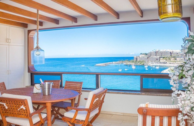 100m2 PENTHOUSE on The Beach, next to Radisson Blu and ANFI del mar