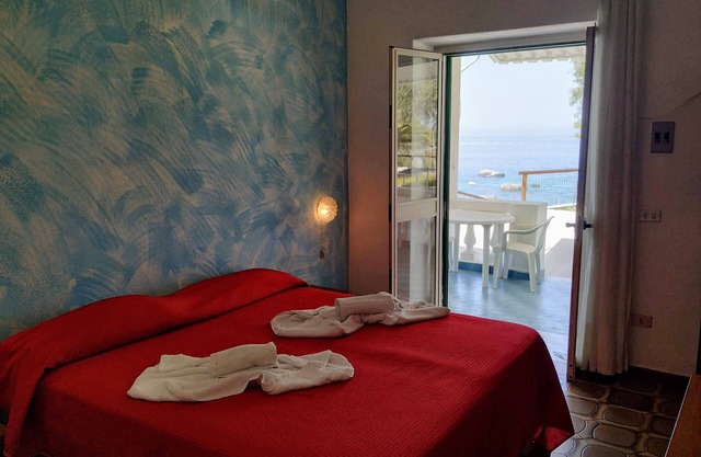 100 Meter vom Strand entfernt von 2 bis 3 Zimmer und mehr, Parkplatz, Terrasse und Garten.