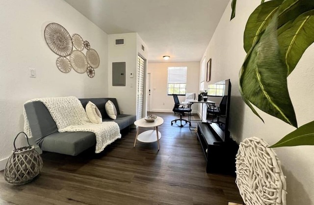1068 NW #1 · Modern Apartment near Brickell 1Br