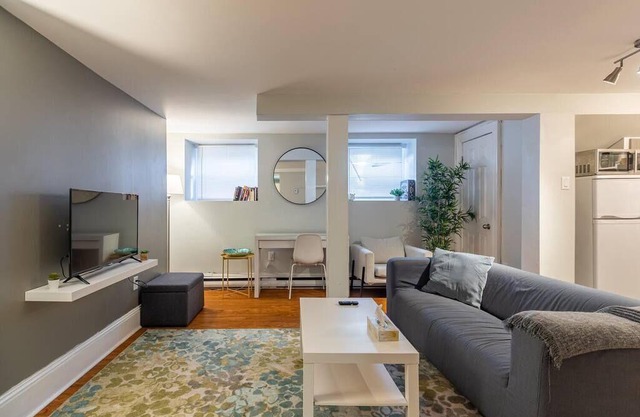 107 Quaint Suite in Historic Area