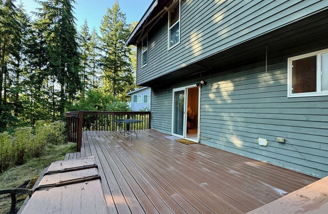 108 & up, new renovated unit in Bellevue, easy access to Seattle & other citiesn