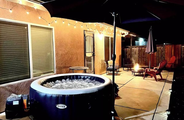 10min Soboba Casino Hemet Home with Hot tub+Lots of Parking grg/rv/boat/ATV's