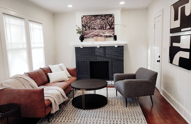 <10mins 4rm Downtown, Early check-in -subject to availability, with pool table