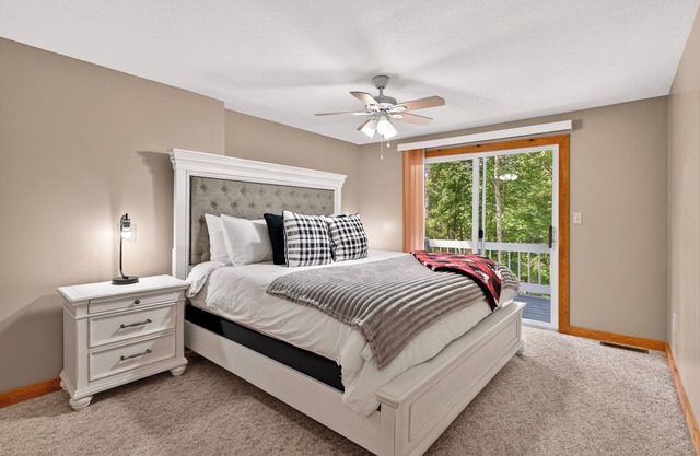 10th Tee Box Townhome w/ 3 balconies + Pool, Trail