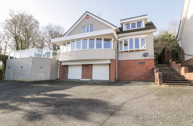 11 Glyn Garth Mews, LLANDEGFAN