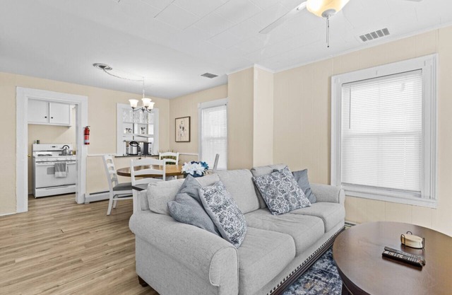 11 Lafountain · 2BR in the ♥ of Burlington with Off Street Parking