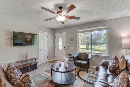11 Mi to Beaches Peaceful Foley Home with Yard