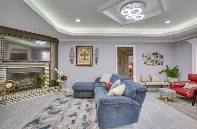 11 Mi to NOLA: Westwego Home w/ Sunroom!