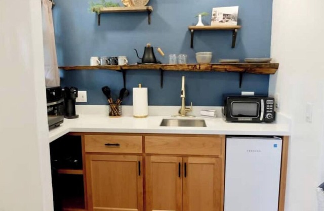 #11 Vintage Downtown Apt - Historic Mainstreet
