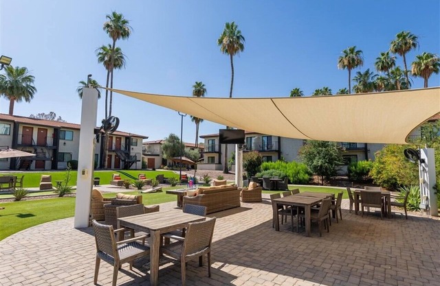 Suite 110 - idealer Standort für Fans des Frühjahrstrainings und der Abfallentsorgung!