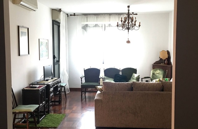 110 QM Apartment - 2 SCHLAFZIMMER UND 2 BADEZIMMER - KOSTEN UND LEISTUNGEN INBEGRIFFEN - KOSTENLOSES WI-FI