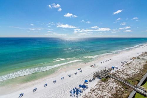 1111 Shoreline Towers Beach Front Condo 3Bdrm Free Beach Setup