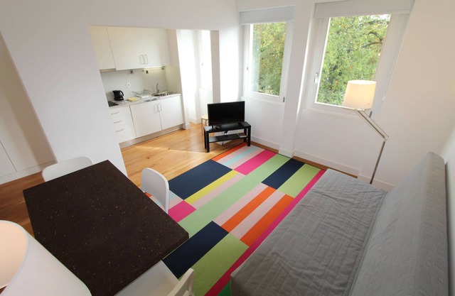 112-E Art Deco Apartment im Stadtzentrum. Komfort und Gemütlichkeit. Klimaanlage, WiFi.