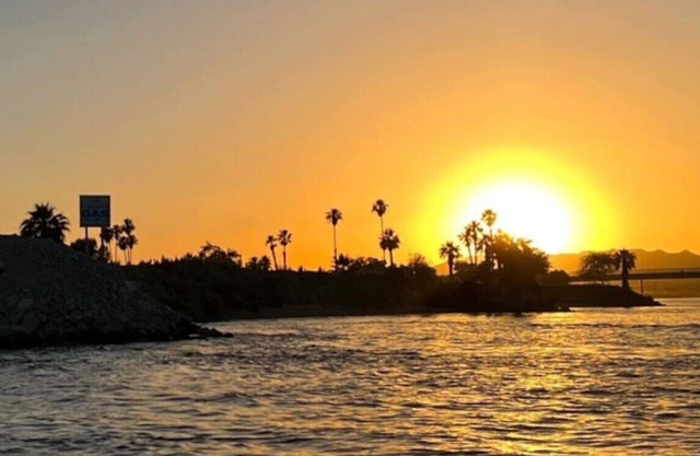 1165 Marina Dr. Needles, CA · The River Gem - A Perfect River Getaway