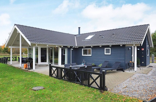 12 Personen Ferienhaus in Hals-By Traum