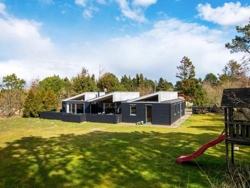 12 person holiday home in Løgstør-By Traum