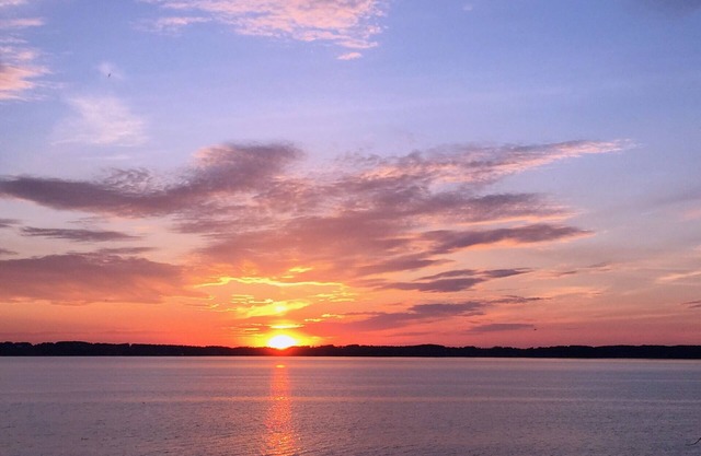 120 'PRIVATER WEISSER SANDSTRAND, AN DER OSTGRAND TRAVERSE BAY, SPEKTAKULÄRE SONNENUNTERGÄNGE