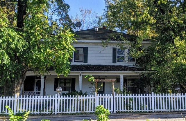 120 year old historic 2 story home close to the Buffalo national river