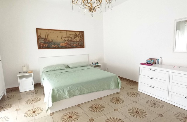 120 m ², 400 m Meer, 8 Plätze, renoviert, condiz. Ri, Biservizi, Wi-Fi, Terrasse