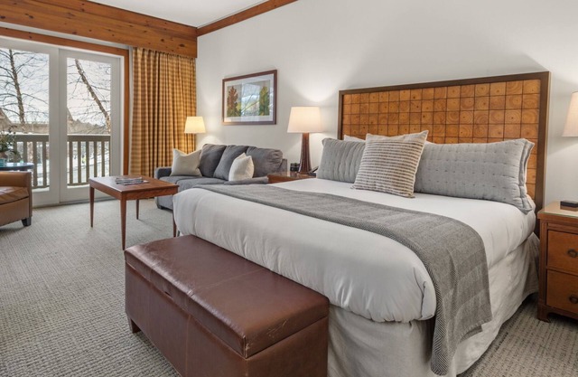 1214 * The Lodge At Spruce Peak | Ski in Ski Out | Studio | Spruce Peak Village Views 2nd floor