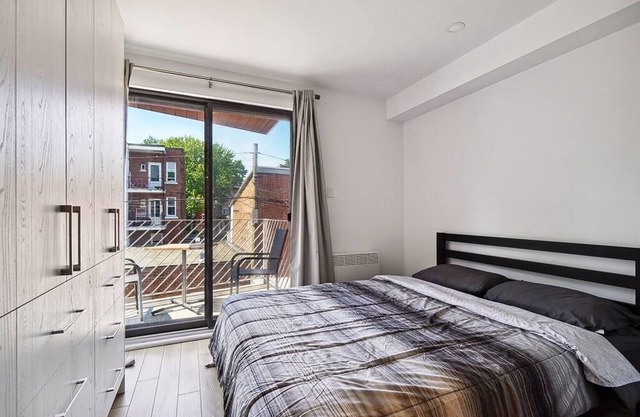 #122 Spacious, AC, Great Location with Balcony