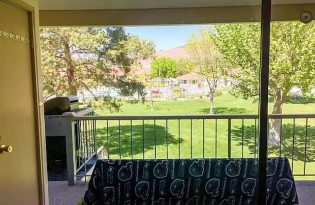 #126 condo by large pool/Pickup for the Gorge Shuttle-book seperately