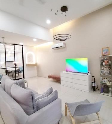 12pax - 3Storey Bukit Minyak Utama Cozy Spacious