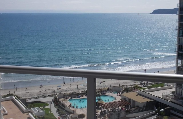 12. Etage Meerblick! GRÖSSTE 1BR / 1BA MIT GRÖSSTER Balkon! ALLES UPSCALE!