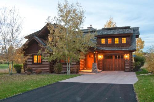 13 Blackfoot Trail
