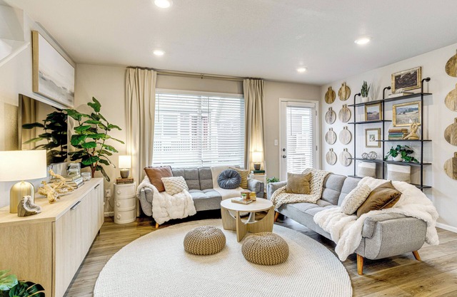13 Mi to Dtwn Denver: Spacious Home w/ Balcony!