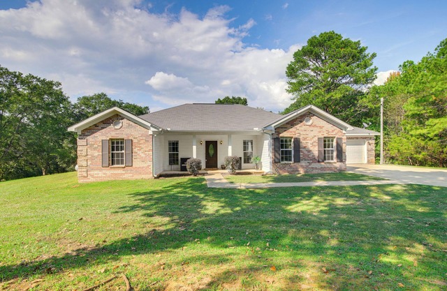 ~ 13 Mi to Ole Miss: Private Family-Friendly Home!