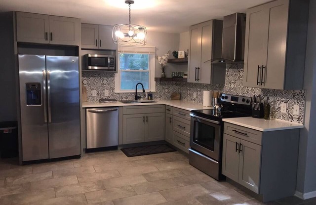 13 Retreat to stylish home in Greenville 4 BD/3BTH