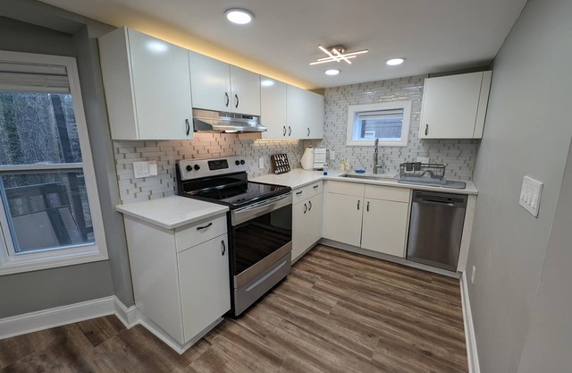 1303 Colony Dr Marietta - Full Home