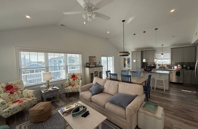 131 W Spicer Ave, Unit 2